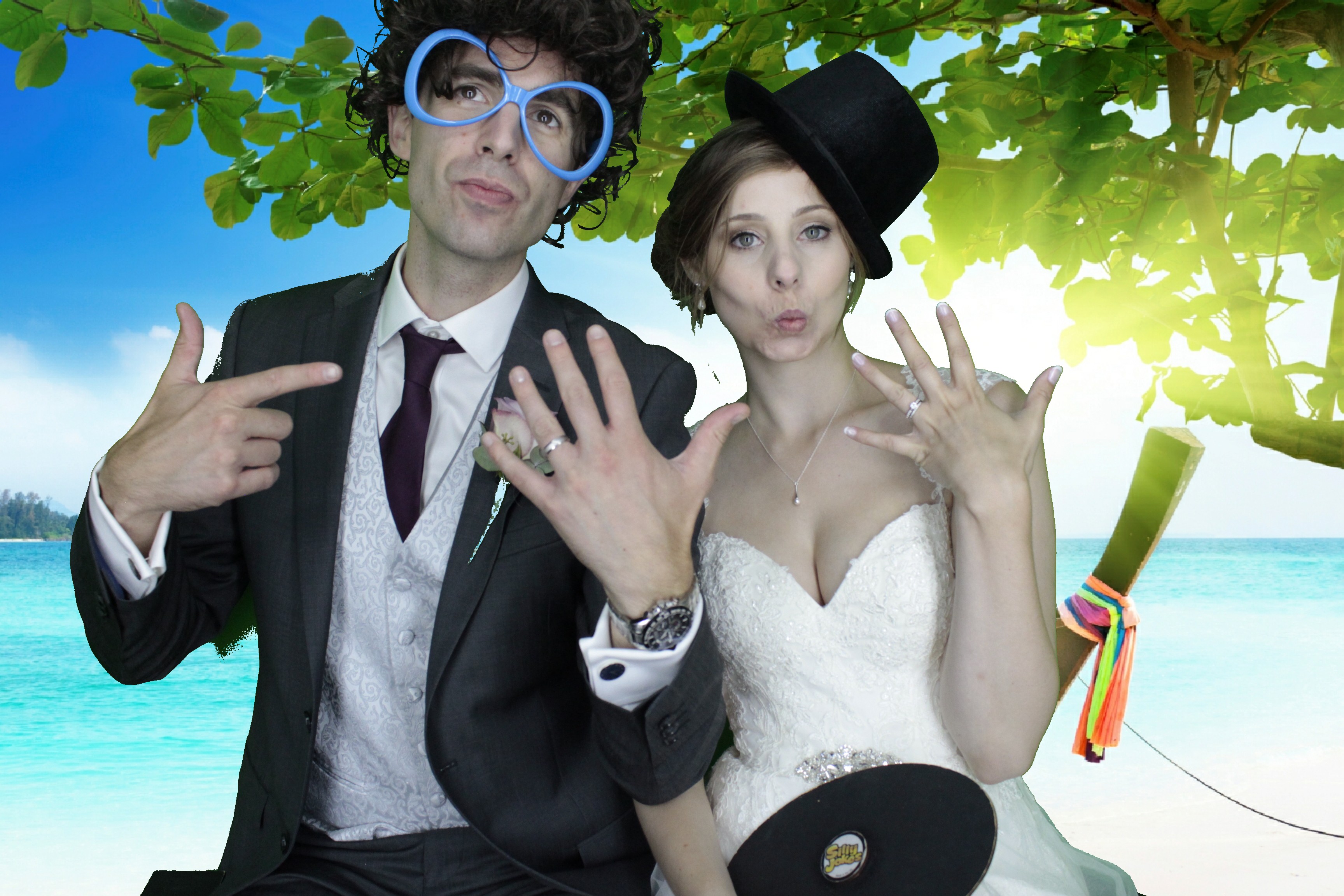 Mr & Mrs Brooks | View more photos from the event at gallery.myphotoboothexperience.co.uk/u/MyPhotoBoothExperienceLtd/Mr-Mrs-Brooks